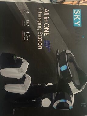 Sky All-in-One VR Charging Station - Black & White Accents